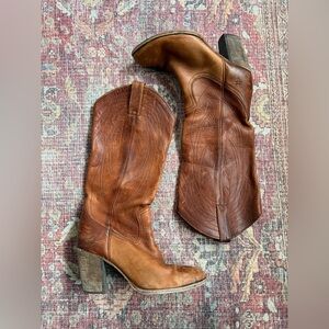 Frye Ilana pull-on Western boots women’s 9.5 with block heel